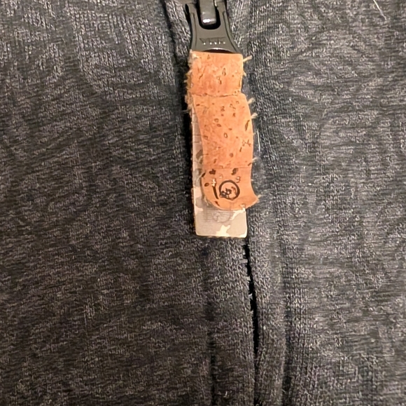 Tentree 10Tree hoodie size XS women's charcoal grey leaves print - Picture 3 of 9